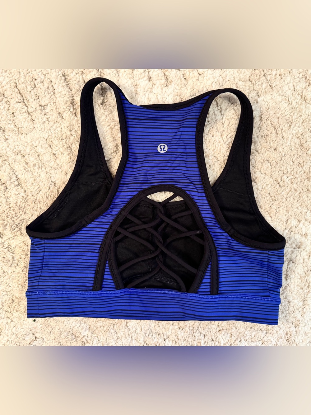 Lululemon striped sports bra w/ criss cross racerback - size 6 - EUC!!